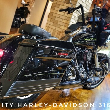 2013 Harley-Davidson® Road Glide® Custom, FLTRX103 thumb 1