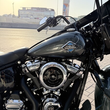 2025 Harley-Davidson® Heritage Classic Iron Horse Metallic w/Laced Wheels thumb 2