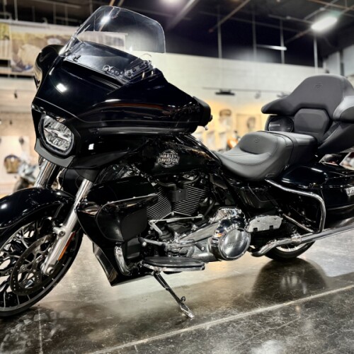 2026 Harley-Davidson® Street Glide Limited Vivid Black Chrome Trim thumb 2