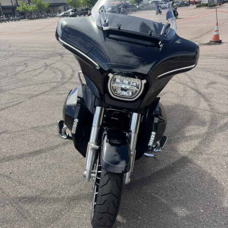 2026 Harley-Davidson® Street Glide Limited thumb 2