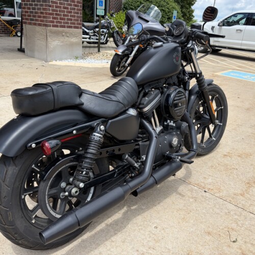 2022 Harley-Davidson® Iron 883™ Black Denim thumb 3