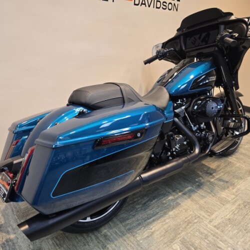 2026 Harley-Davidson® Street Glide® Teal Thunder / Vivid Black Black Trim FLHX thumb 3