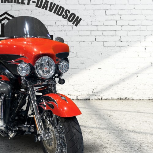 2010 Harley-Davidson® CVO™ Ultra Classic® Electra Glide® Scarlet Red Pearl and Dark Slate Pearl with thumb 2