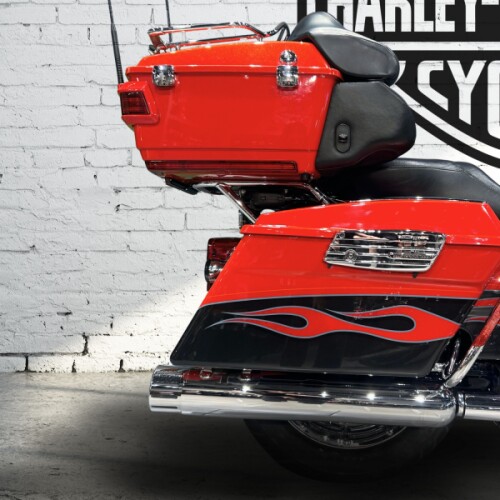2010 Harley-Davidson® CVO™ Ultra Classic® Electra Glide® Scarlet Red Pearl and Dark Slate Pearl with thumb 0
