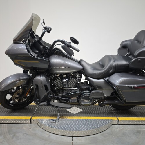 FLTRK 2021 Road Glide® Limited thumb 1