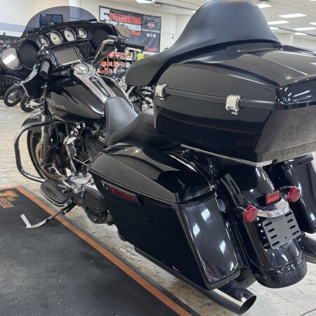 FLHXS 2017 Street Glide® Special thumb 1