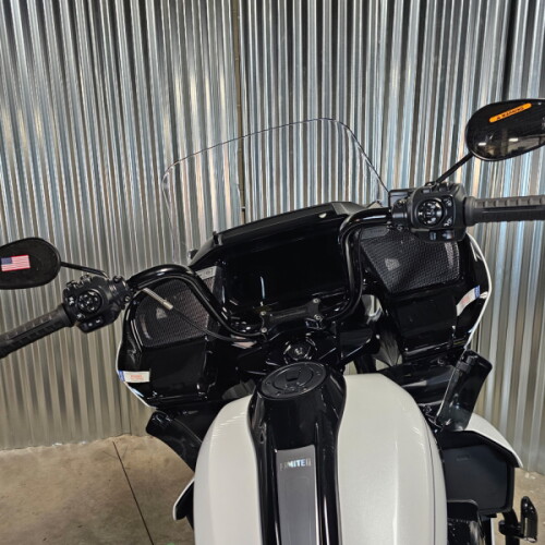 2026 Harley-Davidson® Road Glide Limited White Onyx Pearl Black Trim thumb 2