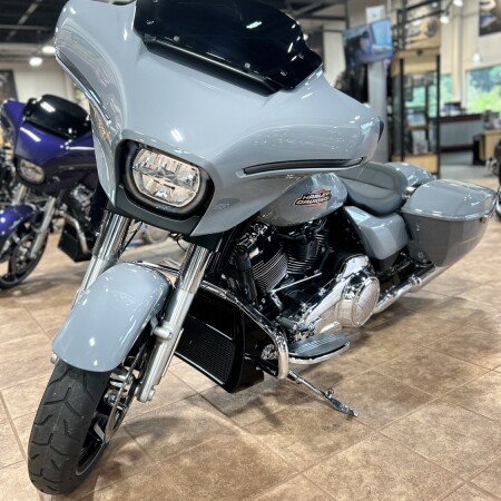  2026 Harley-Davidson® Street Glide® thumb 3
