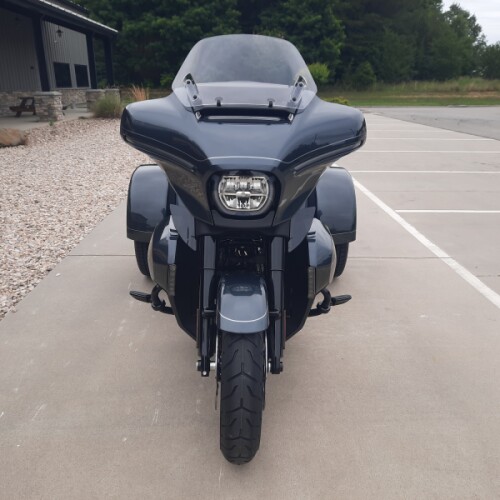2026 Harley-Davidson® Street Glide 3 Limited Dark Billiard Gray Black Trim thumb 2