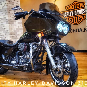 2013 Harley-Davidson® Road Glide® Custom, FLTRX103 thumb 2