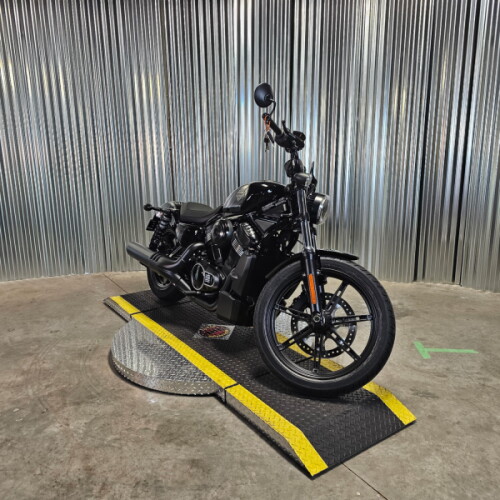 2026 Harley-Davidson® Nightster® Vivid Black Black Trim thumb 2