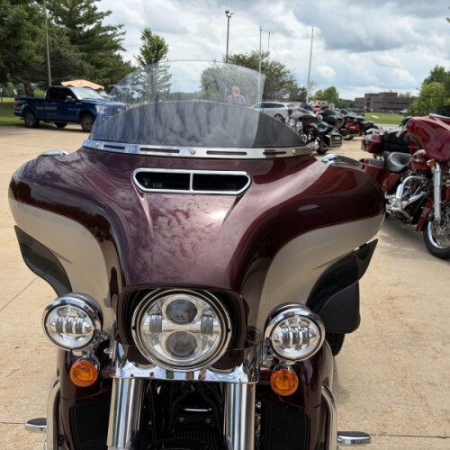 2018 Harley-Davidson® Tri Glide® Ultra Twisted Cherry/Silver Fortune thumb 0