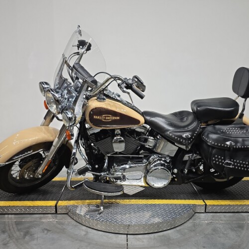 FLSTC 2014 Heritage Softail® Classic thumb 1