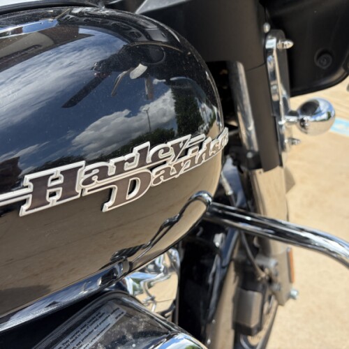 2017 Harley-Davidson® Street Glide® BLACK thumb 2
