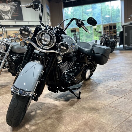  2026 Harley-Davidson® Heritage Classic® thumb 3