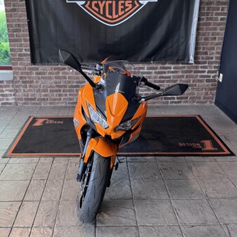 2025 Kawasaki NINJA® 650 Candy Steel Furnace Orange/Metallic Spark Black/Metallic Royal Purple thumb 2