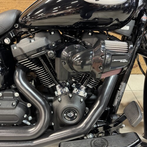 2024 Harley-Davidson® Heritage Classic Vivid Black FLHCS thumb 2