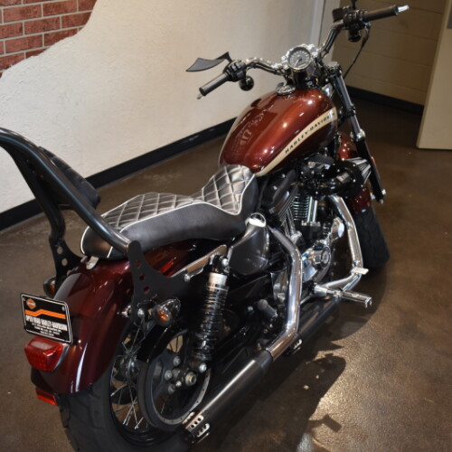 2018 Harley-Davidson® 1200 Custom Twisted Cherry thumb 1