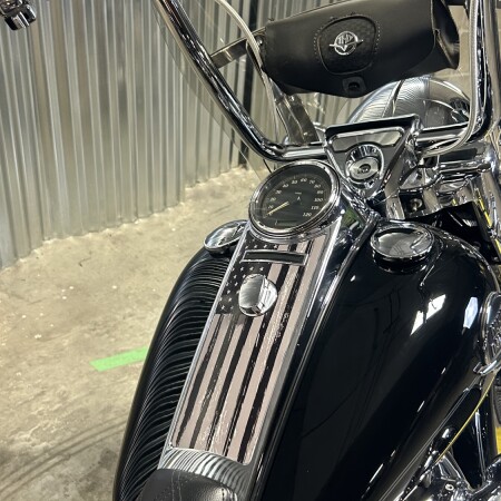 2009 Harley-Davidson® Road King® Classic BLACK thumb 3