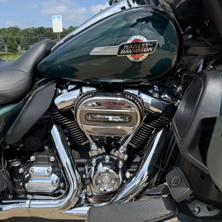 2024 Harley-Davidson® Tri Glide® Ultra Alpine Green / Vivid Black thumb 3