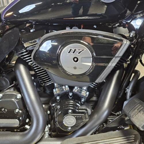 2026 Harley-Davidson® Road Glide Limited Purple Abyss / Vivid Black Chrome Trim thumb 3