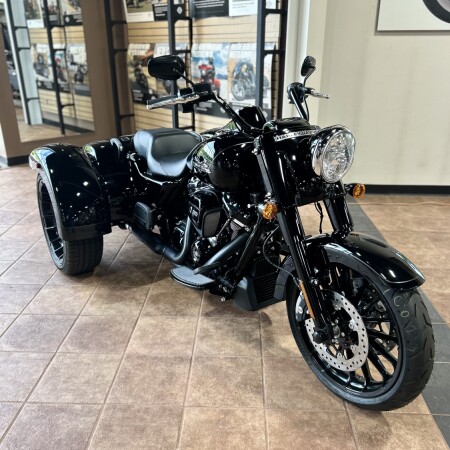  2024 Harley-Davidson® Freewheeler™ thumb 3