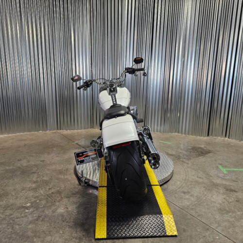 2026 Harley-Davidson® Fat Boy® White Onyx Pearl Chrome Trim thumb 1
