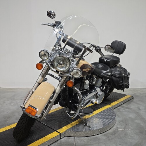 FLSTC 2014 Heritage Softail® Classic thumb 2