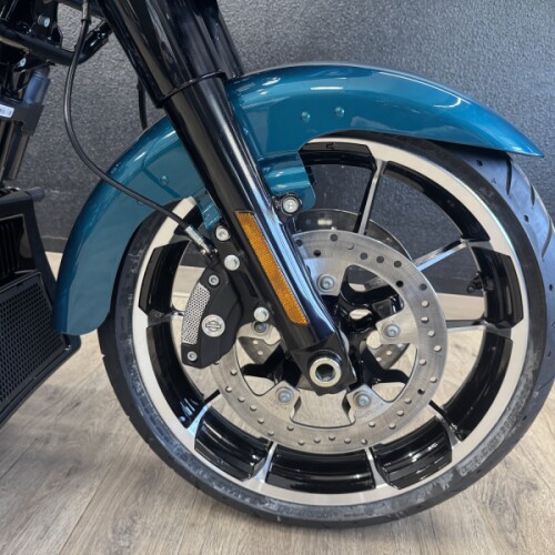 2026 Harley-Davidson® Road Glide 3  thumb 2