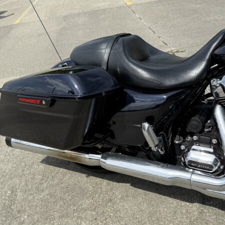 2019 Harley-Davidson® Street Glide® thumb 2