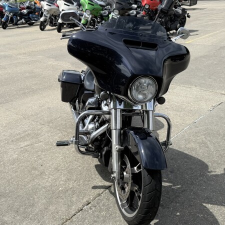 2019 Harley-Davidson® Street Glide® thumb 3