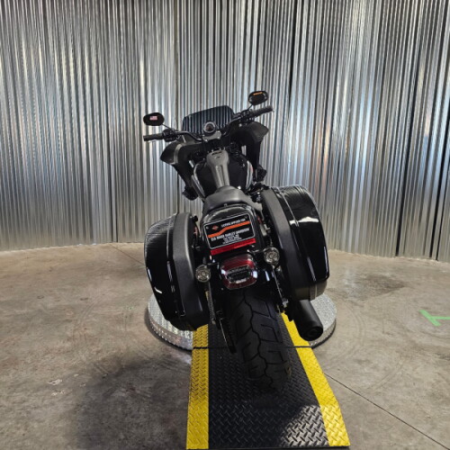 2026 Harley-Davidson® Low Rider® ST Vivid Black Black Trim thumb 1
