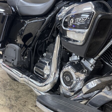 FLHXS 2017 Street Glide® Special thumb 3