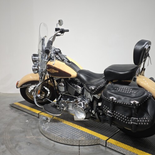 FLSTC 2014 Heritage Softail® Classic thumb 0