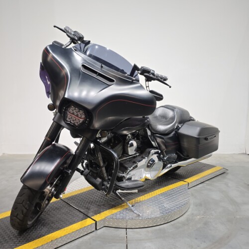 FLHXS 2016 Street Glide® Special thumb 2