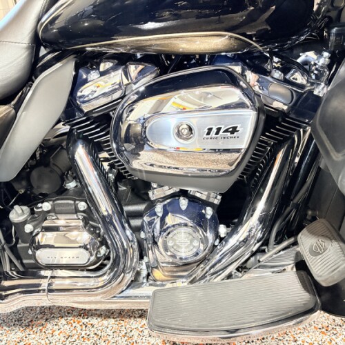 2020 FLHTCUTG Harley-Davidson® Tri Glide® Ultra River Rock Gray/Vivid Black thumb 3