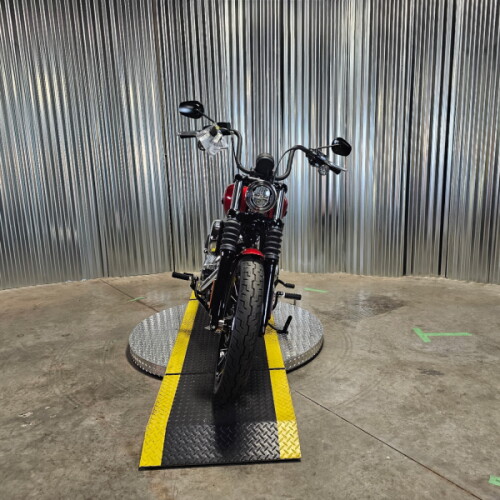2026 Harley-Davidson® Street Bob® Brilliant Red Chrome Cast Wheels thumb 2