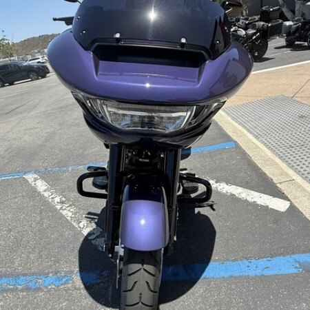 2026 Harley-Davidson® Road Glide™ Purple Abyss Black Trim thumb 2