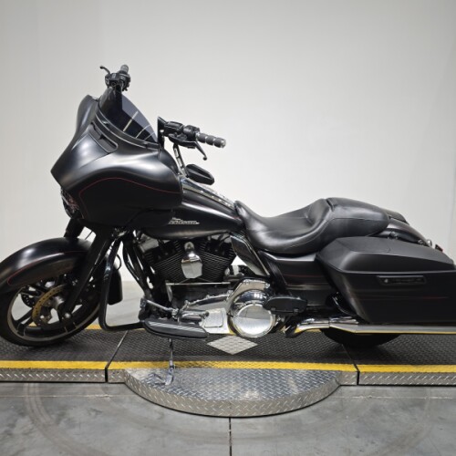 FLHXS 2016 Street Glide® Special thumb 1