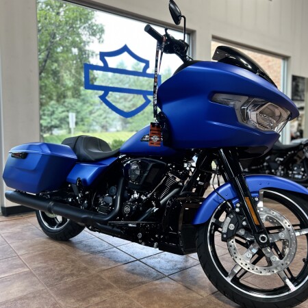  2026 Harley-Davidson® Road Glide® thumb 3