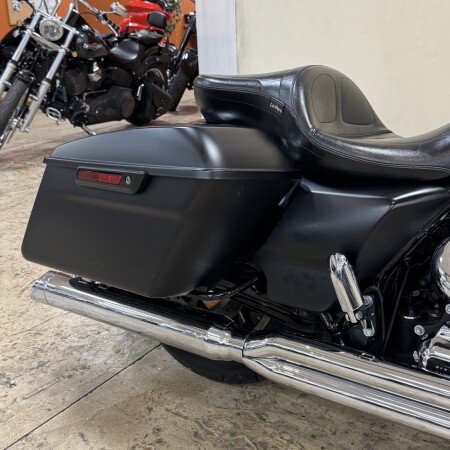 FLHXS 2017 Street Glide® Special thumb 1