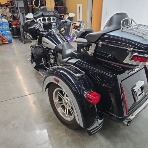 FLHTCUTG 2019 Tri Glide® Ultra thumb 0