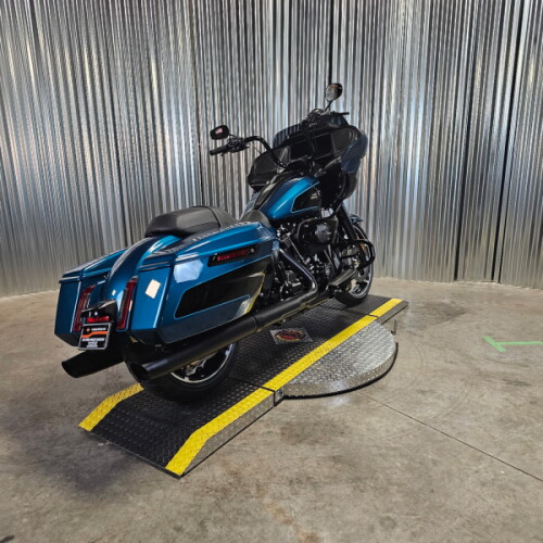 2026 Harley-Davidson® Road Glide® Teal Thunder / Vivid Black Black Trim thumb 2