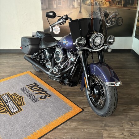 2026 Harley-Davidson® Heritage Classic Purple Abyss Black Laced Wheels thumb 3