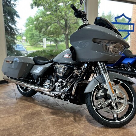  2026 Harley-Davidson® Road Glide® thumb 3