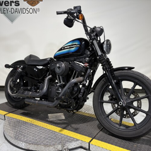 2018 Harley-Davidson® Iron 1200™ Vivid Black thumb 2