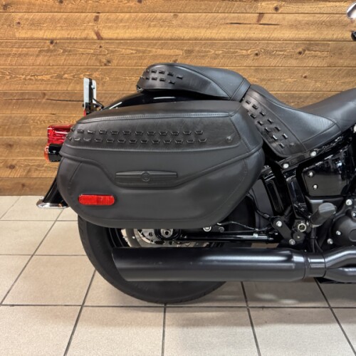 2024 Harley-Davidson® Heritage Classic Vivid Black FLHCS thumb 0