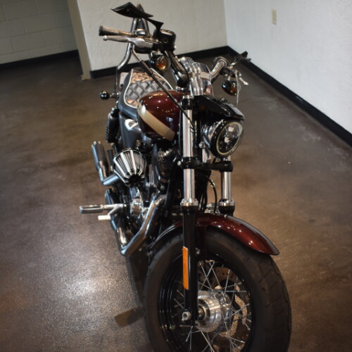 2018 Harley-Davidson® 1200 Custom Twisted Cherry thumb 2