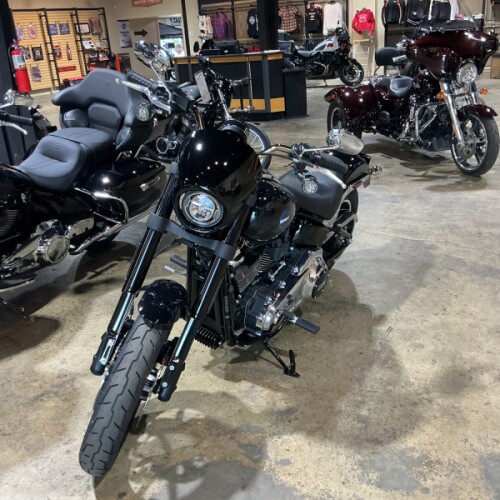 2026 Harley-Davidson® Low Rider® S Vivid Black Black Trim thumb 2