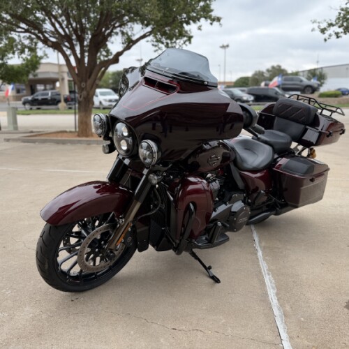2019 Harley-Davidson® CVO™ Street Glide® Black Forest & Wineberry thumb 0
